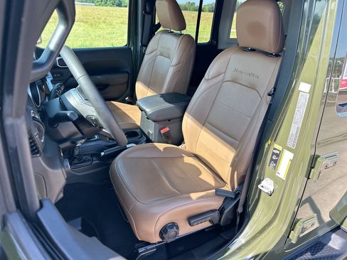Used 2023 Jeep Wrangler Unlimited Sahara AWD/4WD image 11