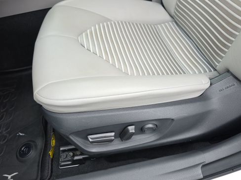 Used 2023 Toyota Camry SE FWD image 27
