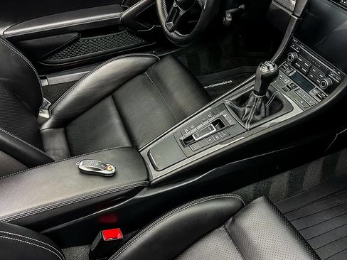Used 2019 Porsche 911 Speedster RWD image 20