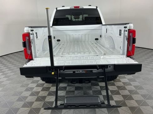 New 2026 Ford F350 Platinum w/ FX4 Off-Road Package AWD/4WD image 8