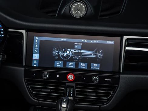 New 2025 Porsche Macan image 28