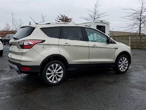 Used 2017 Ford Escape Titanium image 8
