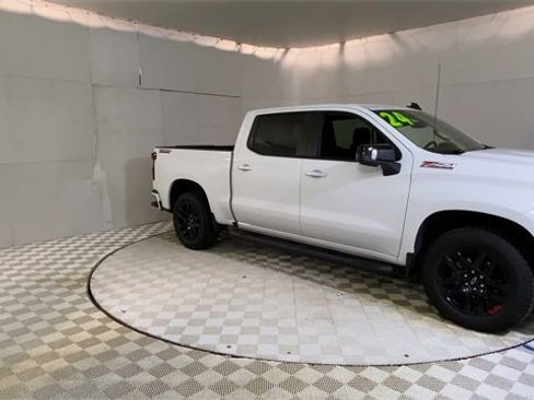 Used 2024 Chevrolet Silverado 1500 RST w/ Convenience Package II image 2