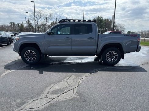 Used 2020 Toyota Tacoma TRD Sport image 4