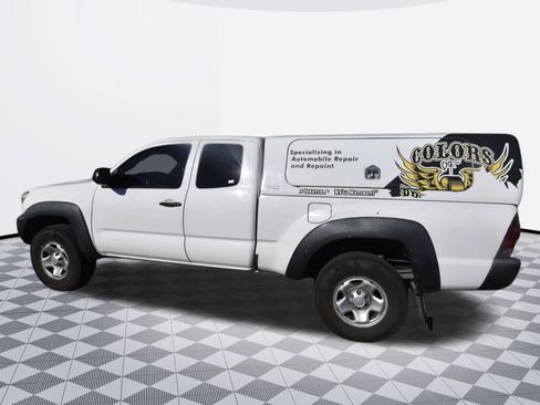 Used 2015 Toyota Tacoma PreRunner w/ Convenience Package RWD image 3