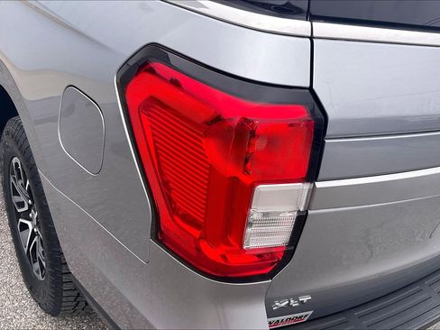 Used 2024 Ford Expedition XLT image 34