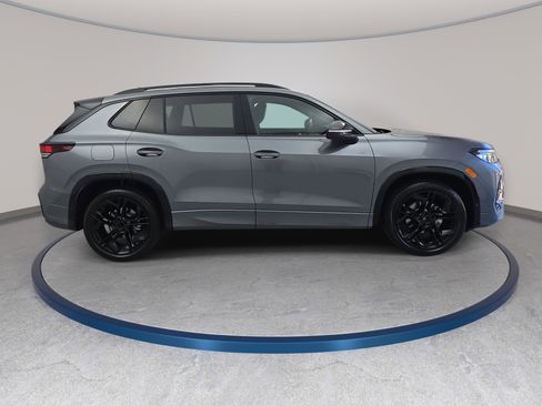New 2026 Volkswagen Tiguan SE R-Line FWD image 4