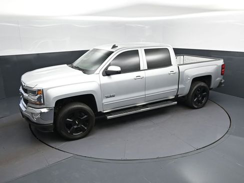 Used 2018 Chevrolet Silverado 1500 LT w/ Texas Edition RWD image 32