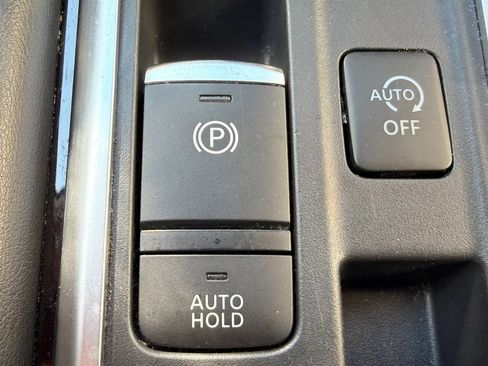 Used 2024 Nissan Pathfinder SV FWD image 26
