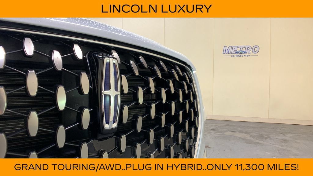 Used 2025 Lincoln Corsair Grand Touring w/ Towing Package AWD/4WD image 46