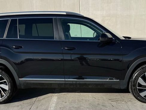 Used 2025 Volkswagen Atlas SEL image 3