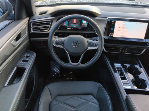 Used 2024 Volkswagen Atlas Cross Sport SE FWD image 15