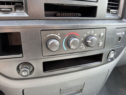 Used 2007 Dodge Ram 1500 Truck SLT RWD image 46