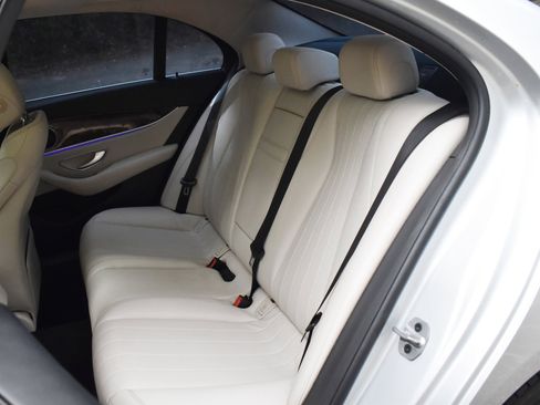 Used 2019 Mercedes-Benz E 300 4MATIC w/ Convenience Package image 25