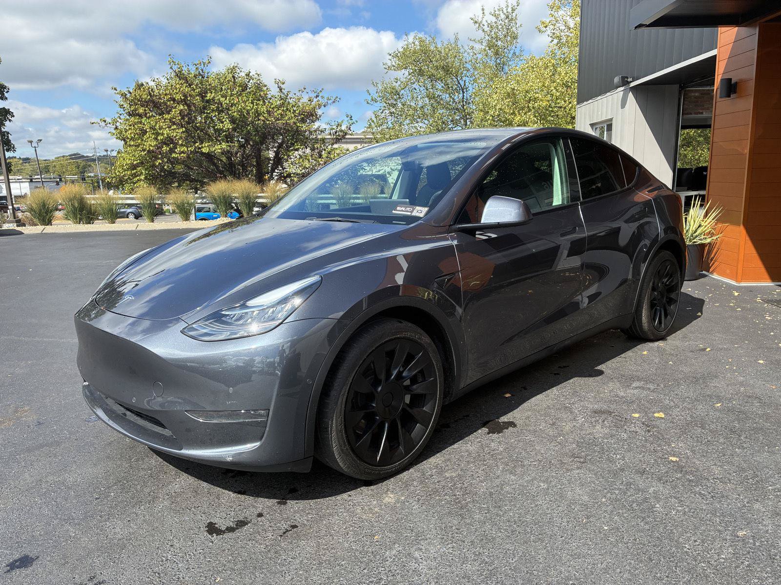 Used 2021 Tesla Model Y Long Range AWD/4WD image 21