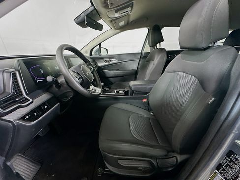 Used 2025 Kia Sportage LX FWD image 13
