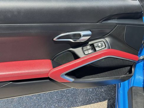 Used 2023 Porsche 718 Boxster S RWD image 19