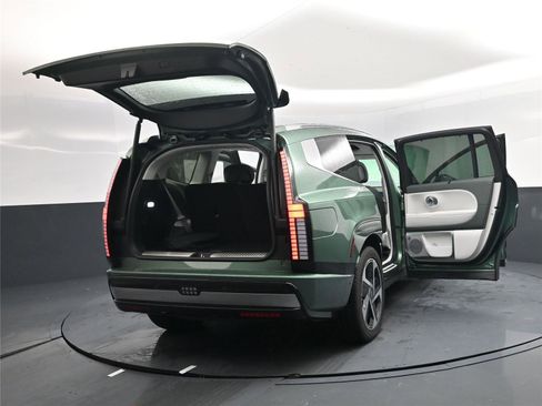 New 2026 Hyundai Ioniq 9 Calligraphy image 19