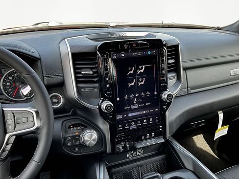 New 2026 RAM 1500 Laramie AWD/4WD image 11
