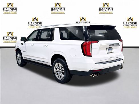 Used 2021 GMC Yukon XL Denali w/ Denali Premium Package AWD/4WD image 8