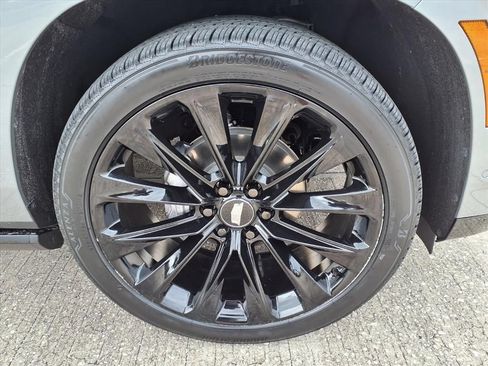 Certified 2026 Cadillac Escalade Platinum Sport w/ LPO, ONYX Package AWD/4WD image 7