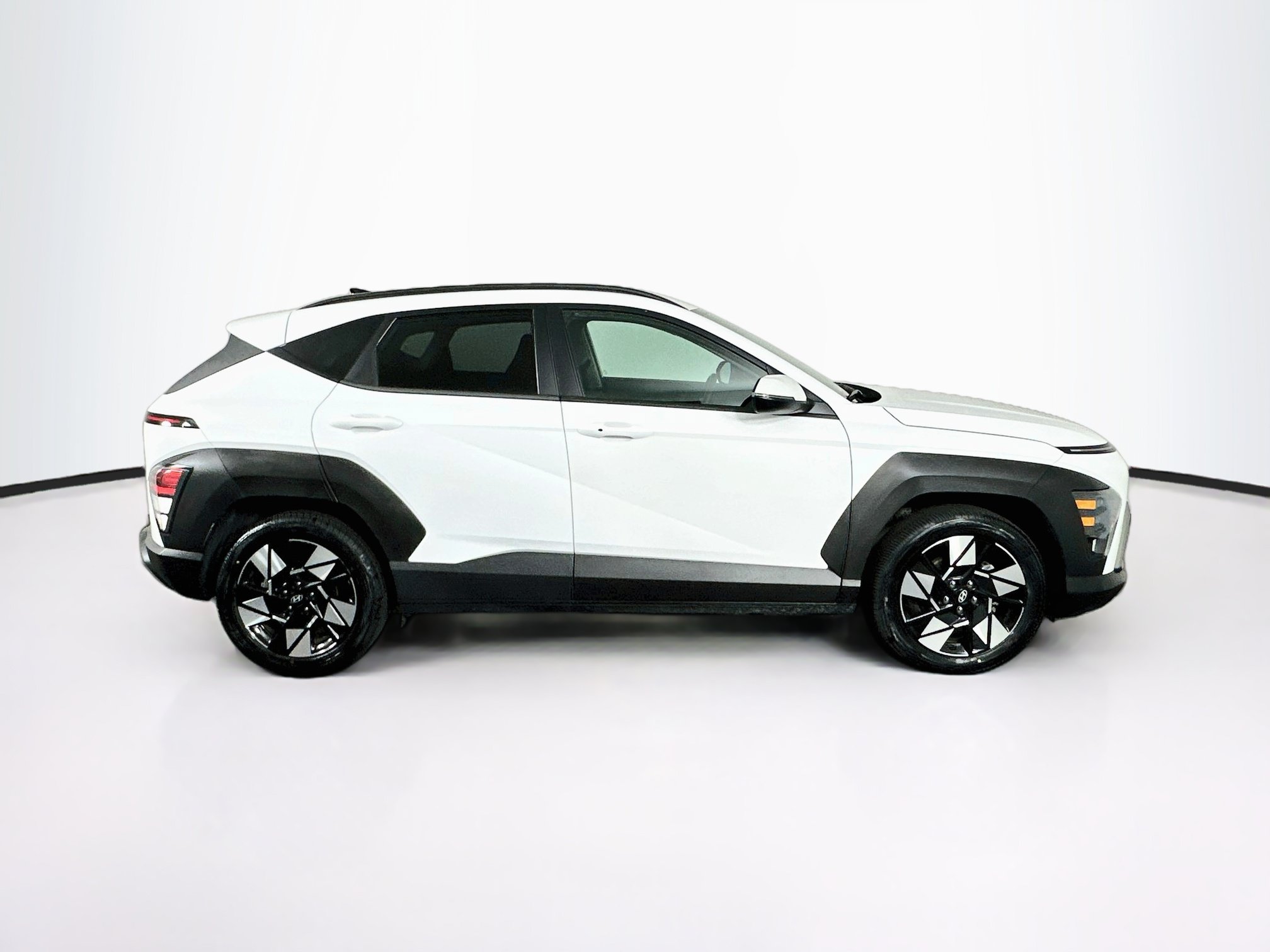 Used 2025 Hyundai Kona SEL FWD image 10