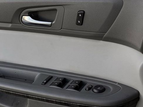 Used 2016 GMC Acadia SLT image 18