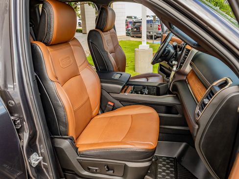 Used 2023 RAM 3500 Limited image 28