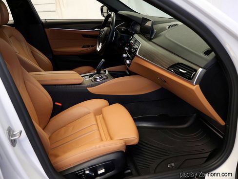 Used 2020 BMW 540i xDrive w/ Premium Package image 37