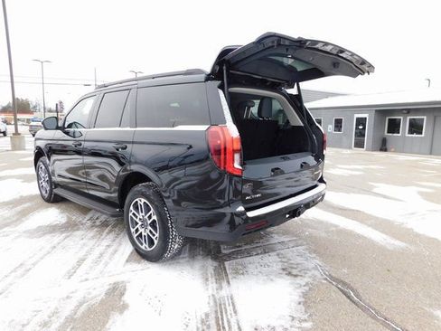 New 2026 Ford Expedition Active image 24