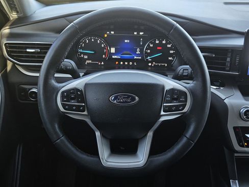 Used 2023 Ford Explorer XLT w/ Equipment Group 202A image 11