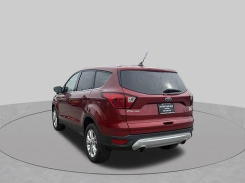 Used 2019 Ford Escape SE FWD image 4