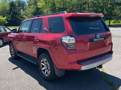 Used 2020 Toyota 4Runner TRD Off-Road Premium AWD/4WD image 2