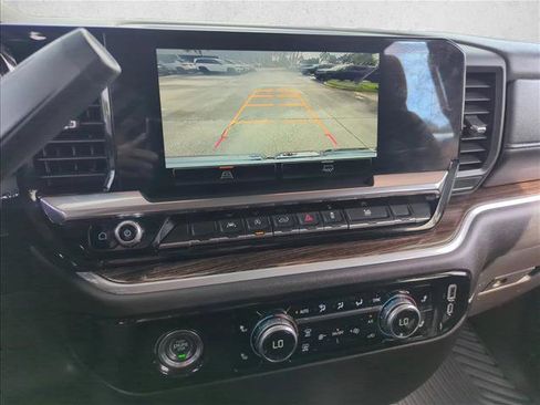 Used 2024 GMC Sierra 1500 Elevation image 12