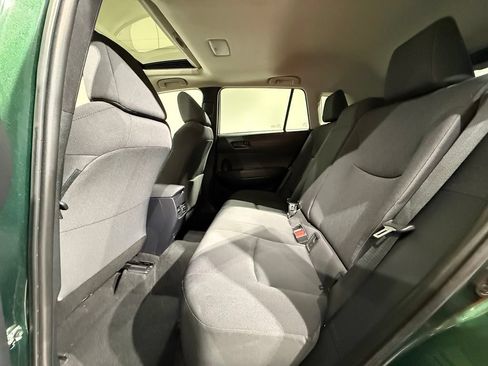 Certified 2022 Toyota Corolla Cross LE w/ Moonroof Package AWD/4WD image 20