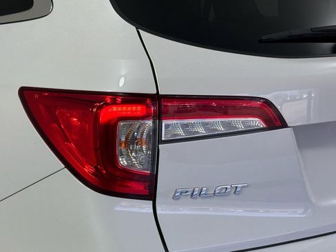 Used 2022 Honda Pilot Special Edition image 3