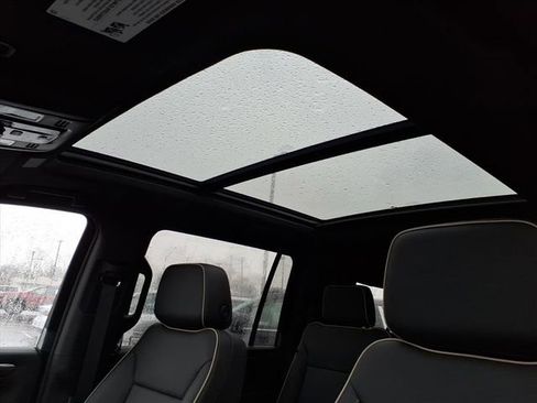 New 2026 Chevrolet Suburban Premier w/ Sun And Tow Package AWD/4WD image 8