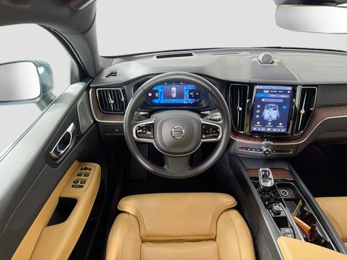 Certified 2023 Volvo XC60 B5 Ultimate w/ Protection Package Premier FWD image 23