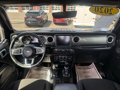 Used 2020 Jeep Gladiator Overland AWD/4WD image 32