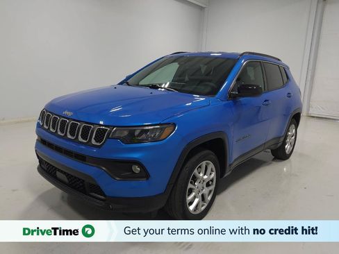 Used 2023 Jeep Compass Latitude AWD/4WD image 1