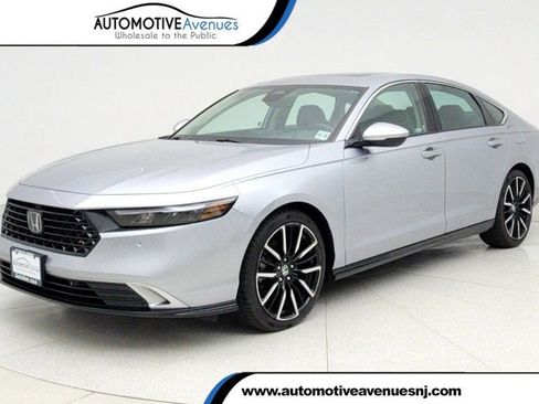 Used 2023 Honda Accord Touring image 1