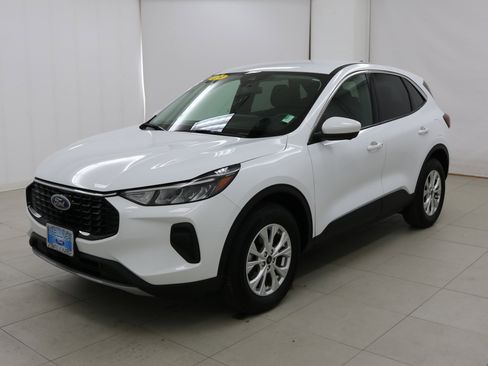 Used 2023 Ford Escape Active w/ Tech Pack #2 image 1