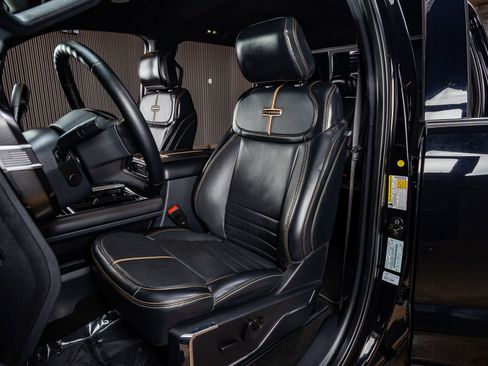 Used 2024 Ford F450 Platinum w/ FX4 Off-Road Package image 29