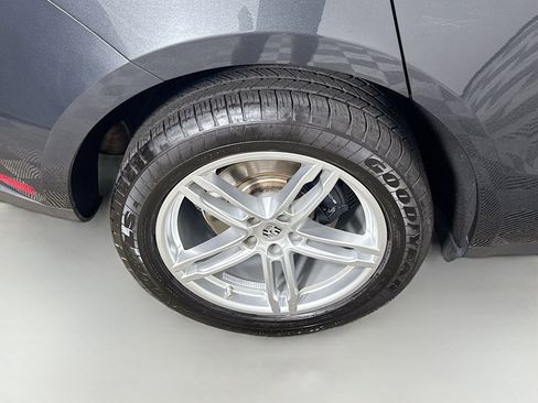 Used 2023 Porsche Macan image 32