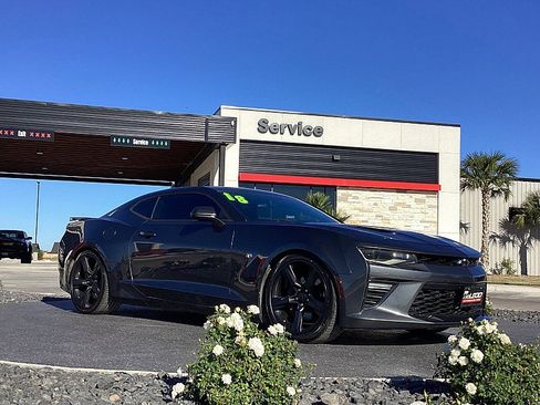 Used 2018 Chevrolet Camaro SS image 3