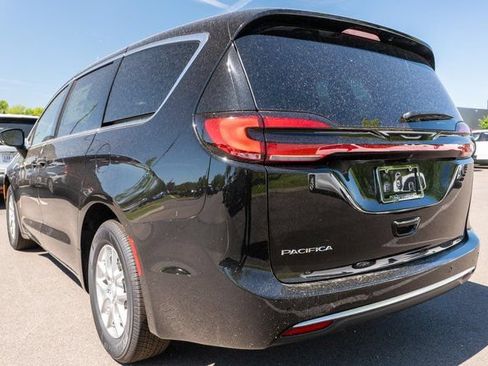 New 2027 Chrysler Pacifica Select FWD image 7