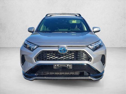 Used 2024 Toyota RAV4 SE image 2