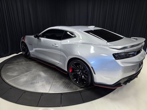 Used 2018 Chevrolet Camaro SS w/ Redline Edition RWD image 11