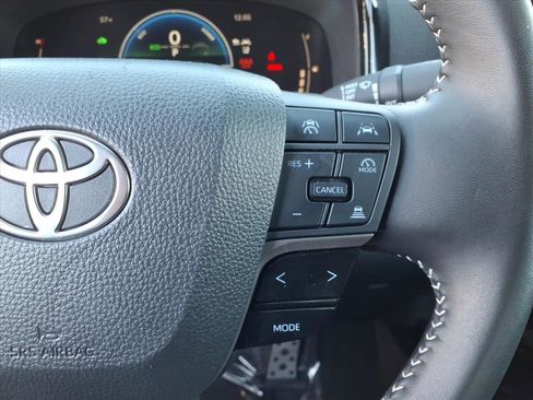 Certified 2025 Toyota Camry SE image 17