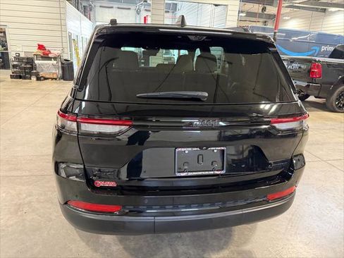 Certified 2025 Jeep Grand Cherokee Limited w/ Luxury Tech Group II image 22